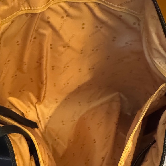 Caraa Black Leather Tote Bag - Picture 4 of 11